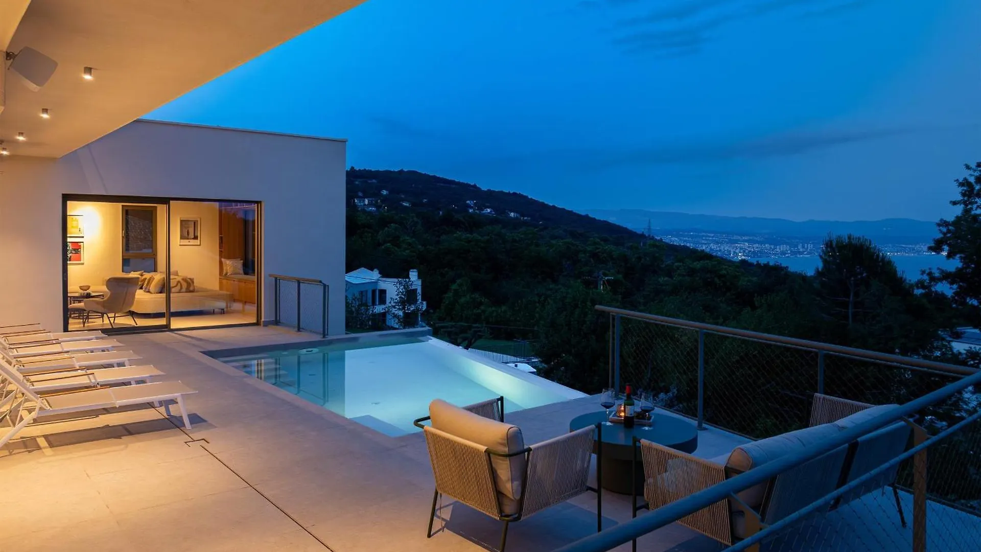 Villa Ladeti Sereno Poljane