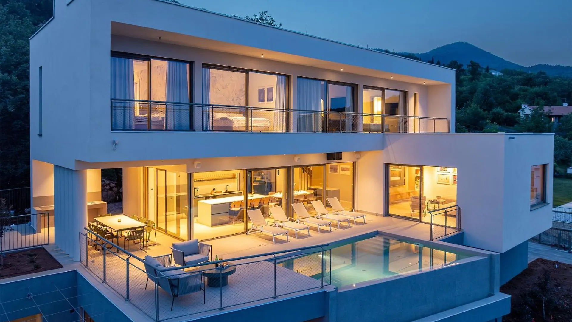 Villa Ladeti Sereno Poljane 0*,